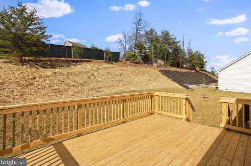 1198 Happy Ridge Dr, Front Royal VA  22630-5302 exterior