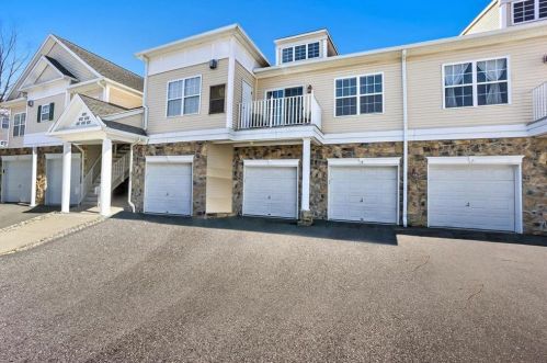 610 Prestwick Dr, Easton, PA 18042-6977