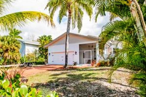 27312 Gasparilla Dr, Bonita Springs, FL 34135-4309