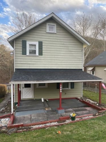 1209 25th St, Beaver Falls, PA 15010-2453