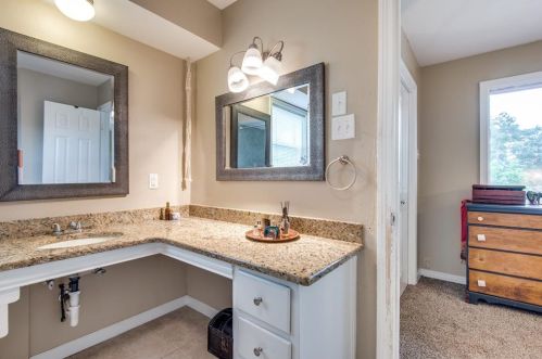 2518 Bridal Wreath Ln, Dallas TX  75233-3304 exterior