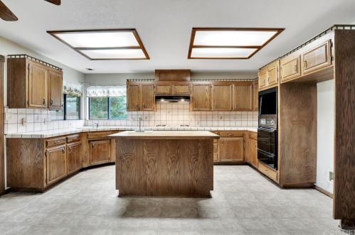 43517 37 St, Lancaster CA 93536-5499 exterior