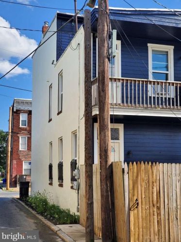 318 Muench St, Harrisburg, PA 17102-1831