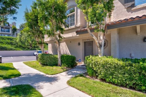 7907 Viewrim Dr, Anaheim, CA 92808-2133