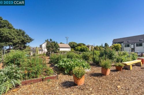 296 1 St, Benicia CA 94510-3553 exterior