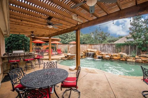 1313 Cayenne Dr, Lewisville TX  75028-3491 exterior