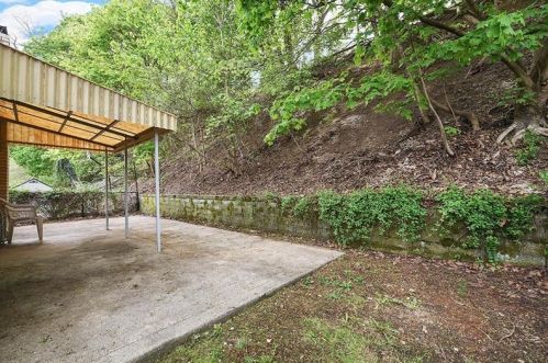 3959 Boulevard Dr, Pittsburgh PA  15217-2619 exterior