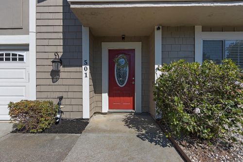 501 Winston Ct, Benicia, CA 94510-1328