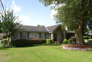 8900 Lea Ct, Mobile, AL 36695-9372
