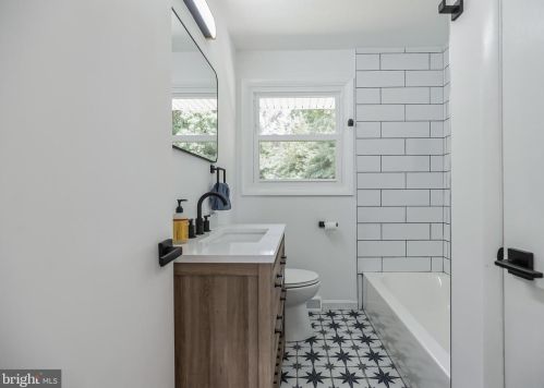 57 Evergreen Ave, Blenheim NJ  08012-3222 exterior