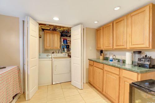 77 Rollstone Ave, West Sayville NY  11796-1309 exterior
