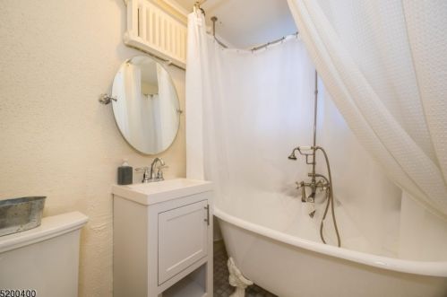 85 Undercliff Rd, Montclair NJ  07042-1616 exterior