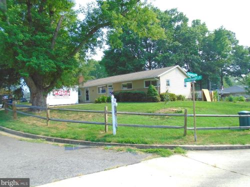 902 Regency Rd, Woodbridge, VA 22191-1317