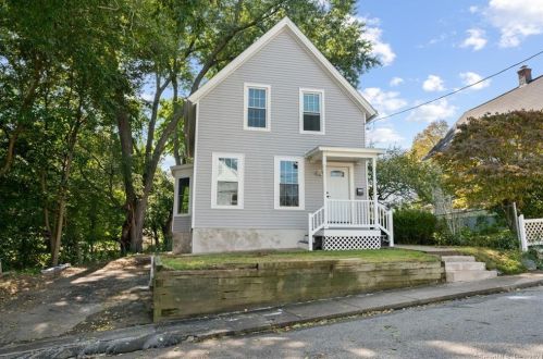 118 Mount Pleasant St, Norwich, CT 06360-5636