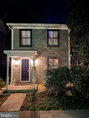 205 Prince Edward St, Fredericksburg, VA 22401-6034