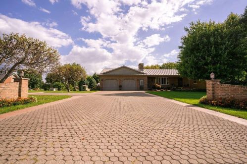 1057 Winchester Rd, Sugar Grove Lake, OH 44833-1501