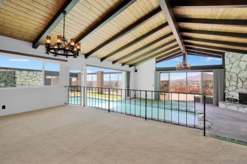 6360 Cresthaven Dr, La Mesa, CA 91942-4004