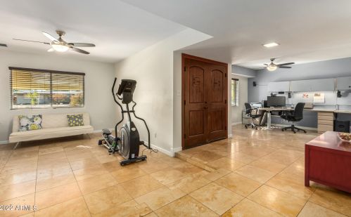 4426 El Caminito Dr, Glendale AZ 85302-6025 exterior