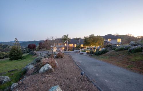 18815 Glen Ayre Dr, Morgan Hill, CA 95037-9168