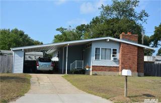 25 Farner Ave, Selden, NY 11784-1935