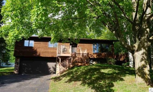 233 High St, Duluth MN  55811-2726 exterior