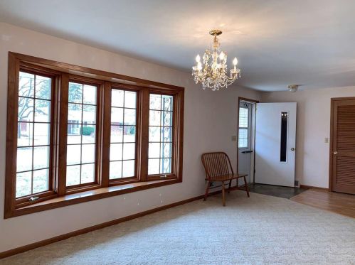 147 Rose Ln, Green Bay, WI 54302-4416