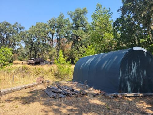 21801 Eastside Rd, Willits CA  95490-5700 exterior