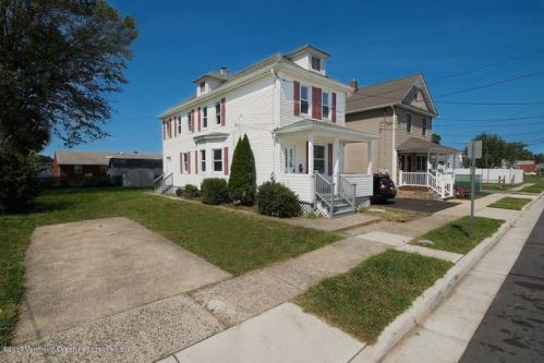 115 8th Ave, Manville, NJ 08835-1249