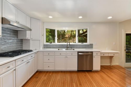 3722 Sleepy Hollow Dr, Santa Rosa CA  95404-1528 exterior