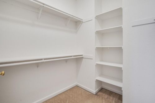 1063 Schwerin St, Daly City CA  94014-1622 exterior