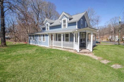 67 Ellington Ave, Ellington, CT 06029-4320
