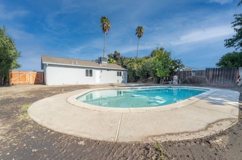 546 Libby Ln, Lathrop CA  95330-9545 exterior