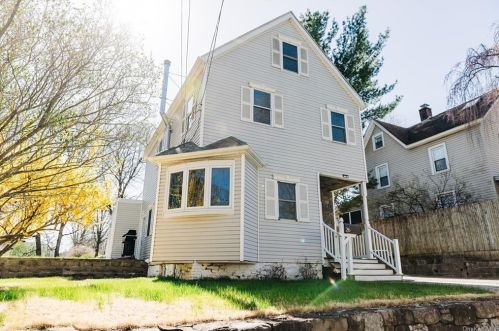 26 Wood Ave, Cornwall Hud, NY 12520-1213