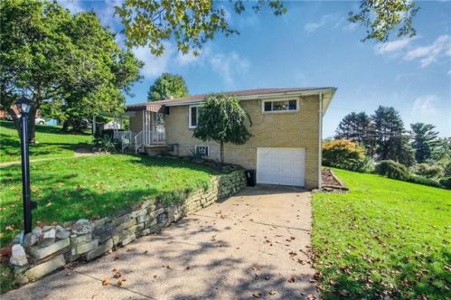 1601 Marion Dr, Finleyville, PA 15332-1541