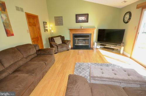 216 Abbey Ln, Auburn NJ  08085-1471 exterior