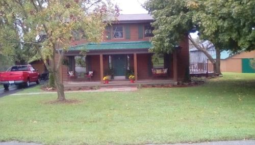 145 Combs Ln, Versailles, KY 40390-9739