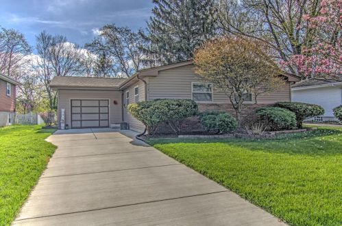 9131 Foliage Ln, Hammond, IN 46321-3401
