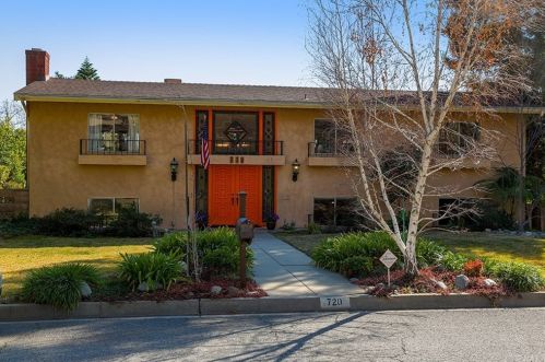 720 Edgeview Dr, Sierra Madre, CA 91024-1030
