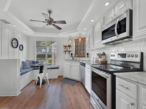 9840 Luna Cir, Naples, FL 34109-4513
