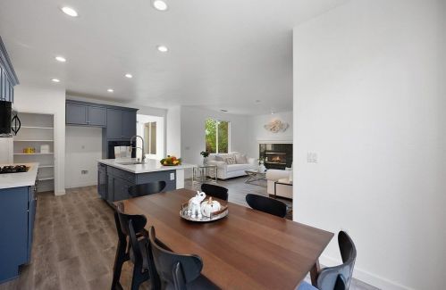 6040 Edgehill Dr, Folsom CA  95762-5474 exterior