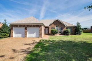 1008 Margaret Dr, Hendersonville, TN 37075-8879