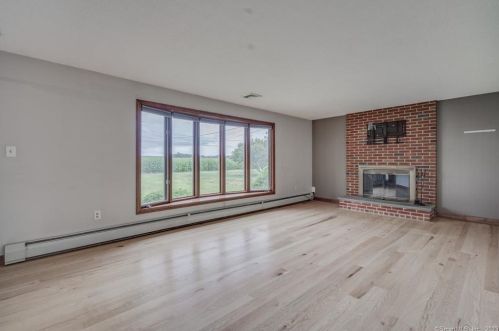 27 Clark Rd, East Windsor, CT 06016-9768