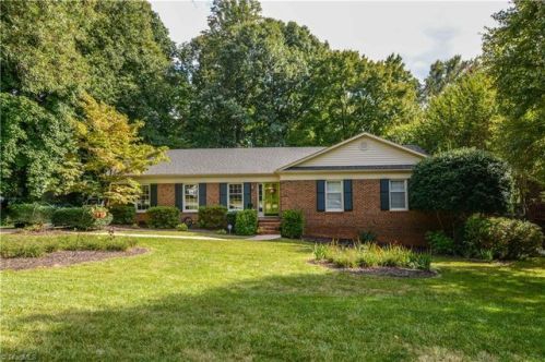 6103 Stockbridge Dr, Greensboro, NC 27410-3243