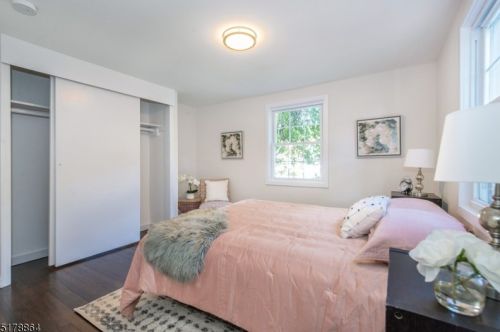 1058 Mayfair Dr, Rahway NJ  07065-1909 exterior