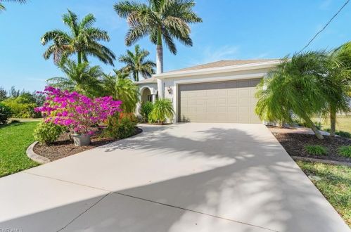 2009 18th St, Cape Coral, FL 33909-4613