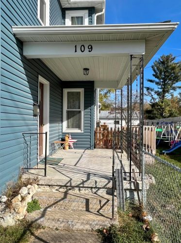 109 Vaughn St, Crooksville, OH 43731-1155