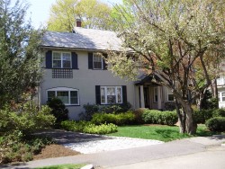 39 Chestnut Ter, Newton, MA 02459-1659