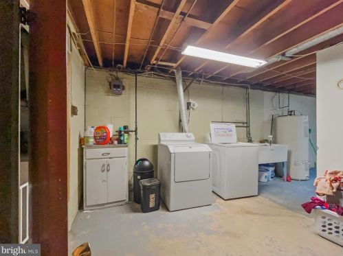 1046 Elmwood Dr, Pottstown PA  19464-3902 exterior