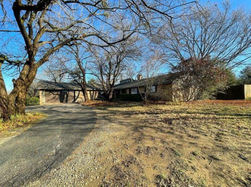 124 Eastwood Terrace Dr, Denison TX  75020-8270 exterior