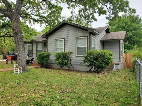 5601 Wainwright Dr, Fort Worth, TX 76112-7659
